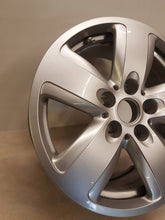 Laden Sie das Bild in den Galerie-Viewer, 1x Alufelge 16 Zoll 7.0&quot; 5x112 41ET Glanz Silber 6856029 Mini Countryman F60