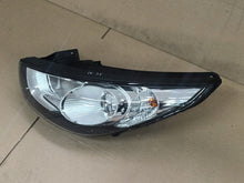 Laden Sie das Bild in den Galerie-Viewer, Frontscheinwerfer Hyundai Ix35 92101-2Y Links Scheinwerfer Headlight SCH3246035684wh