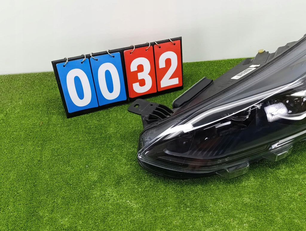 Frontscheinwerfer Ford Focus JX7B-13E017-AE LED Ein Stück (Rechts oder Links) SCH6200796795mx
