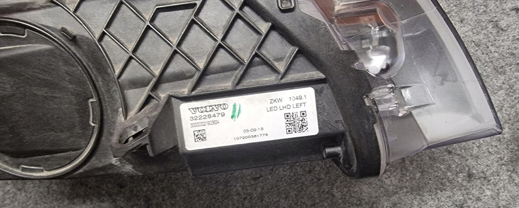 Frontscheinwerfer Volvo V40 32228479 LED Links Scheinwerfer Headlight SCH3849062375xr