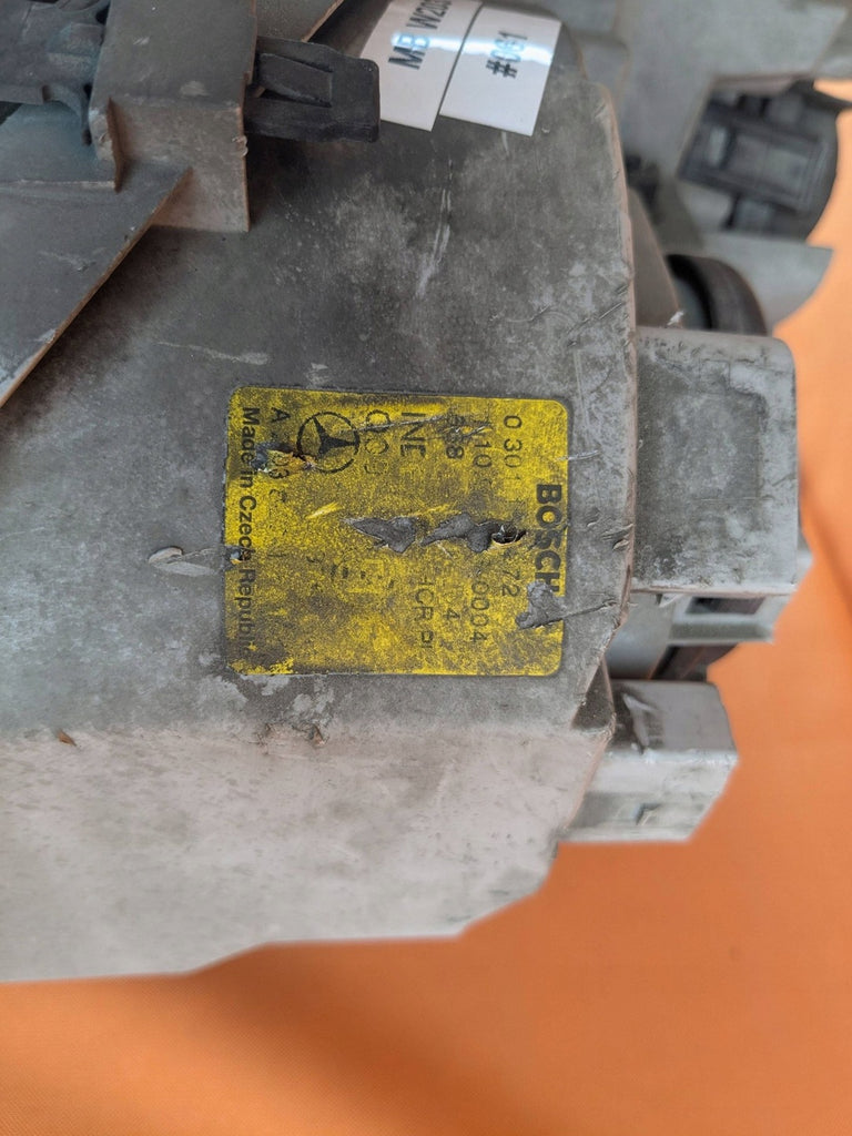 Frontscheinwerfer Mercedes-Benz W203 A2038201161 0301166271 Ein Satz Headlight SCH7581916459qh