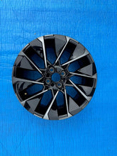 Laden Sie das Bild in den Galerie-Viewer, 1x Alufelge 17 Zoll 7.0" 4x100 37ET 403002478R Renault Rim Wheel FEL8561226476ps