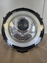 Laden Sie das Bild in den Galerie-Viewer, Frontscheinwerfer Mercedes-Benz W463 Xenon Ein Stück (Rechts oder Links) SCH7736233553ye