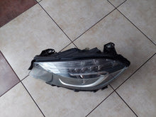 Laden Sie das Bild in den Galerie-Viewer, Frontscheinwerfer Mercedes-Benz W176 A1768202761-1 Links Scheinwerfer Headlight SCH2146655826ir