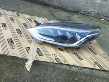 Laden Sie das Bild in den Galerie-Viewer, Frontscheinwerfer Ford Fiesta H1BB-13E015-AE Full LED Links Headlight SCH8950342932kb