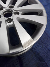 Laden Sie das Bild in den Galerie-Viewer, 1x Alufelge 17 Zoll 7.0&quot; 5x112 54ET 5K0601025Q VW Golf Vi Rim Wheel