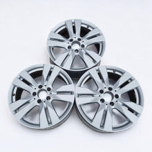 Laden Sie das Bild in den Galerie-Viewer, 1x Alufelge 17 Zoll 7.5&quot; 5x112 45ET Silber Mercedes-Benz Rim Wheel