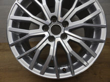 Load image into Gallery viewer, 1x Alufelge 18 Zoll 8.5&quot; 5x112 50ET Glanz Silber 8S0601025G Audi Tt Rim Wheel