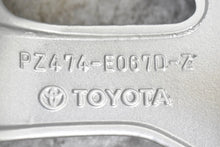 Load image into Gallery viewer, 1x Alufelge 16 Zoll 6.5" 5x114.3 45ET Glanz Silber PZ474-E067D-Z Toyota Corolla FEL2094611238uy