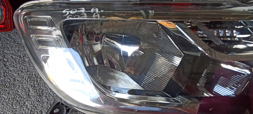 Frontscheinwerfer Dacia Logan Sandero II OE260103529R Rechts Headlight SCH6062810164nu