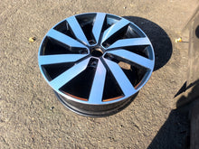 Laden Sie das Bild in den Galerie-Viewer, 1x Alufelge 18 Zoll 7.0" 5x112 5TA601025F VW Touran Rim Wheel FEL3154952045in