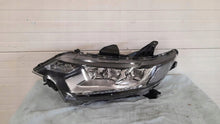 Laden Sie das Bild in den Galerie-Viewer, Frontscheinwerfer Mitsubishi Outlander I RKC11337 Vorderseite Headlight