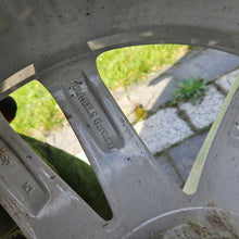 Load image into Gallery viewer, 1x Alufelge 19 Zoll 9.0" 5x120 37ET Glanz Silber KBA50566 BMW 1 Rim Wheel FEL3298792247td