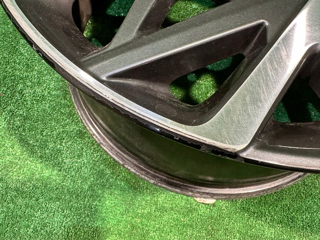 1x Alufelge 18 Zoll 7.5" 5x114.3 50ET 52910-CM300 Hyundai Kona Rim Wheel