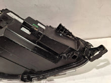 Laden Sie das Bild in den Galerie-Viewer, Frontscheinwerfer Opel Vivaro C 9847209980 Links Scheinwerfer Headlight