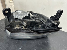 Laden Sie das Bild in den Galerie-Viewer, Frontscheinwerfer Jeep Grand Cherokee I M167608 Xenon Links Headlight SCH1506549772oq