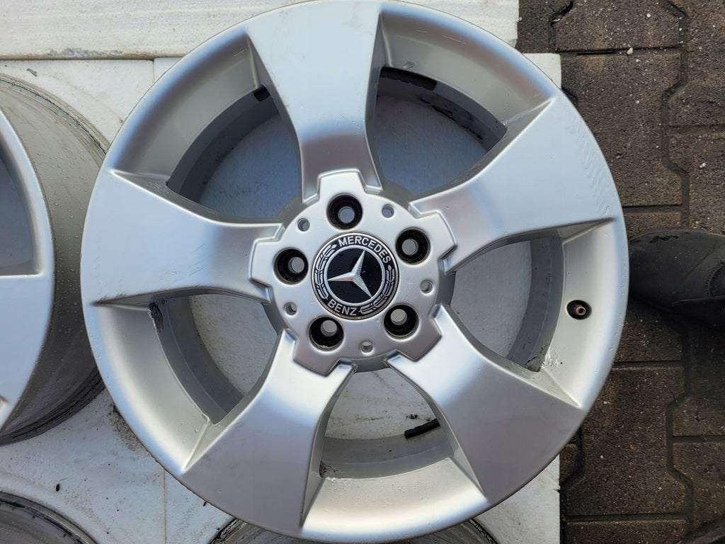 4x Alufelge 17 Zoll 7.5" 5x112 47 5ET Glanz Silber A2044013602 Mercedes-Benz FEL7181462946tk