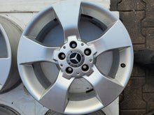 Laden Sie das Bild in den Galerie-Viewer, 4x Alufelge 17 Zoll 7.5" 5x112 47 5ET Glanz Silber A2044013602 Mercedes-Benz FEL7181462946tk