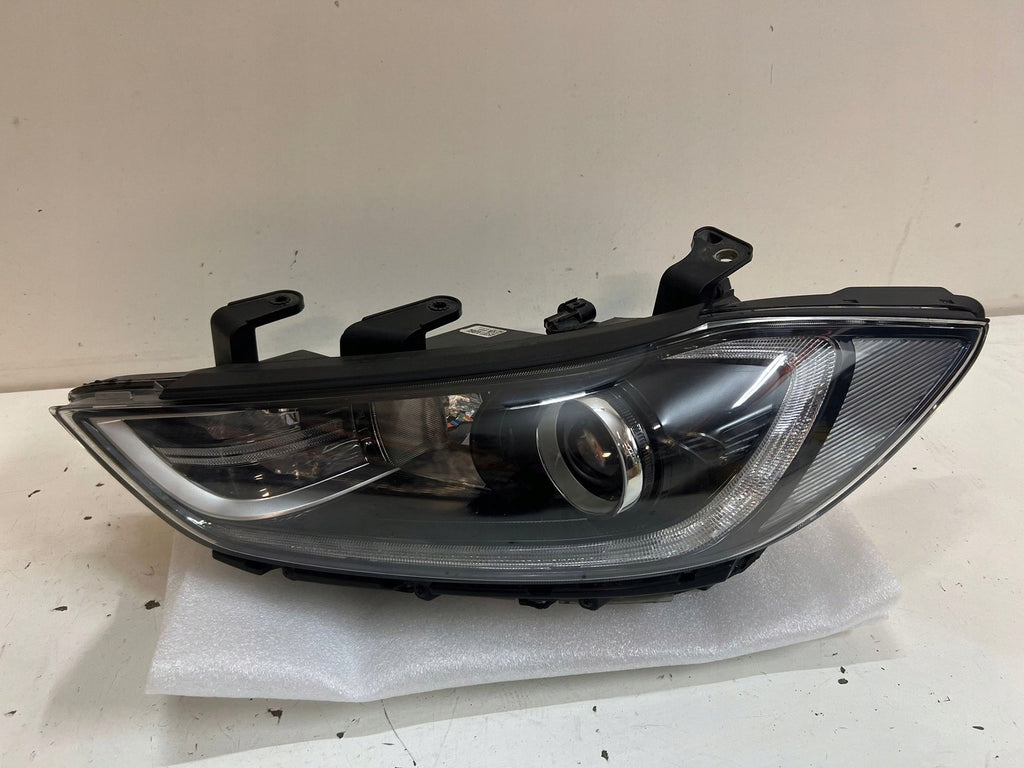 Frontscheinwerfer Hyundai Elantra 92101F2 Links Scheinwerfer Headlight
