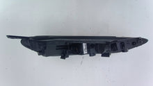 Laden Sie das Bild in den Galerie-Viewer, Frontscheinwerfer Hyundai Kona 92207-J90 LED Ein Stück (Rechts oder Links) SCH7608344676xi