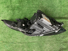 Laden Sie das Bild in den Galerie-Viewer, Frontscheinwerfer Land Rover Range Evoque L538 JLR3604 Vorderseite Headlight SCH7378963367gs