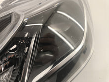 Laden Sie das Bild in den Galerie-Viewer, Frontscheinwerfer Toyota Corolla 81150-02T31-00 Links Scheinwerfer Headlight SCH7821730935hu