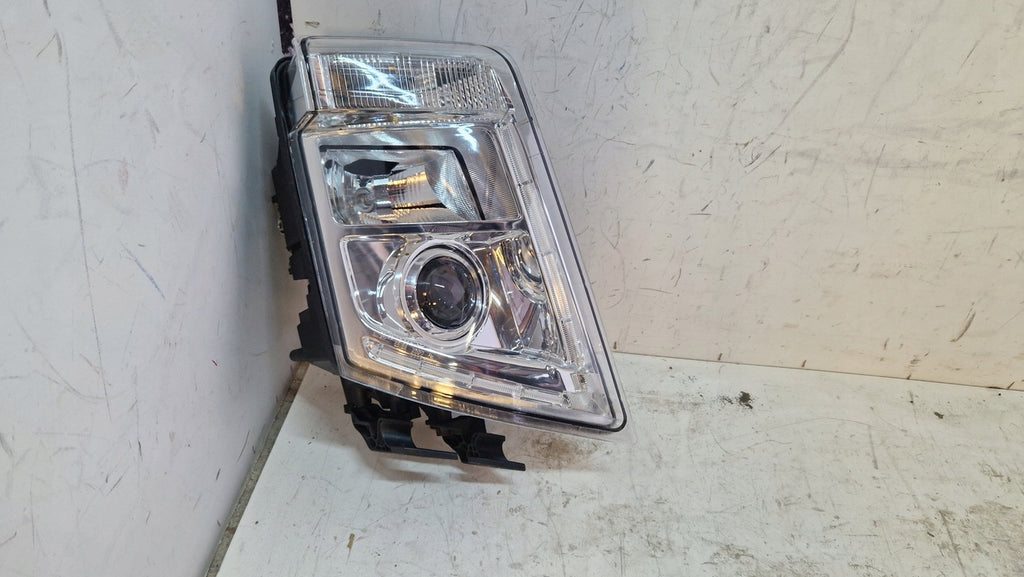Frontscheinwerfer Volvo 82304585 Ein Stück (Rechts oder Links) Headlight