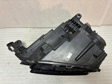 Laden Sie das Bild in den Galerie-Viewer, Frontscheinwerfer Skoda Karoq 57B941010 Full LED Rechts Scheinwerfer Headlight SCH3381431026il