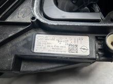 Laden Sie das Bild in den Galerie-Viewer, Frontscheinwerfer Opel Astra L 9858776980 LED Rechts Scheinwerfer Headlight SCH5931361736wn