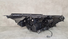Laden Sie das Bild in den Galerie-Viewer, Frontscheinwerfer Toyota V 2301130202 Links Scheinwerfer Headlight SCH9616556190bp