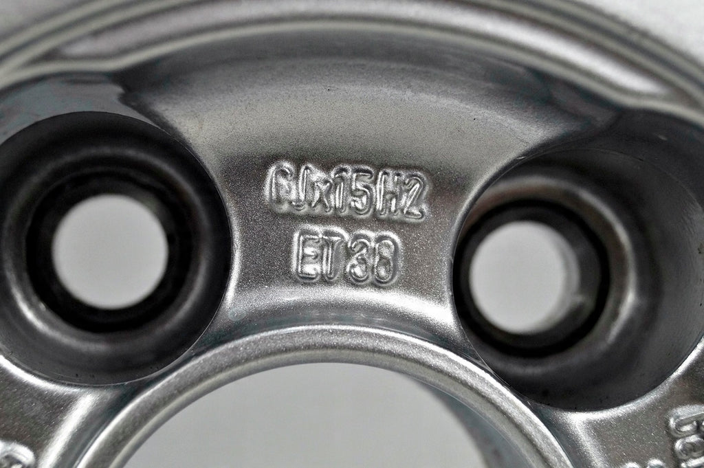 1x Alufelge 15 Zoll 6.0" 5x100 38ET Glanz Silber 8L0601025 Audi A3 Rim Wheel