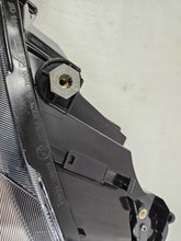 Laden Sie das Bild in den Galerie-Viewer, Frontscheinwerfer Seat Ibiza I 6F1941007B LED Ein Stück (Rechts oder Links) SCH5354605426al