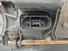 Laden Sie das Bild in den Galerie-Viewer, Frontscheinwerfer Mercedes-Benz W212 A2128209259 LED Rechts Headlight SCH3767667597tb