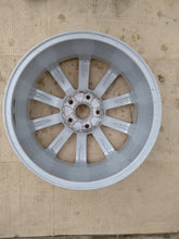 Load image into Gallery viewer, 1x Alufelge 17 Zoll 6.0&quot; 5x112 48ET Glanz Silber 5G0601025K VW Golf Rim Wheel