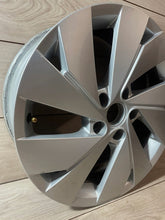 Load image into Gallery viewer, 1x Alufelge 17 Zoll 6.5" 5x112 5H0601025B VW Golf VIII I Rim Wheel FEL9022741981xt