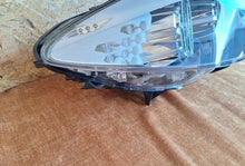 Laden Sie das Bild in den Galerie-Viewer, Frontscheinwerfer BMW 5 F11 F10 7203246 Xenon Rechts Scheinwerfer Headlight SCH6211780707mq