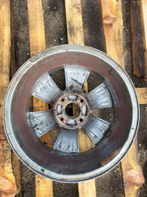 Load image into Gallery viewer, 1x Alufelge 16 Zoll 6.5" 4x108 20ET Glanz Silber 9678398177 Peugeot 2008 I FEL5591535453qb