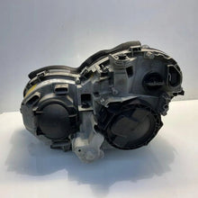 Laden Sie das Bild in den Galerie-Viewer, Frontscheinwerfer Mercedes-Benz A2038203559 2038203659 Ein Satz Headlight SCH9554894188ve