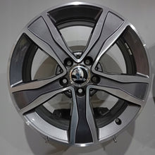 Laden Sie das Bild in den Galerie-Viewer, 4x Alufelge 17 Zoll 7.0" 5x112 48 5ET Glanz A2054010800 Mercedes-Benz Superb I FEL5651466239tz