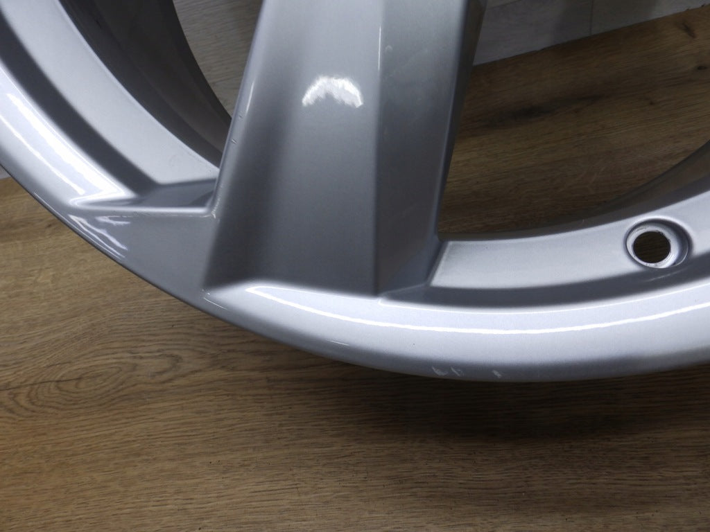 1x Alufelge 17 Zoll 7.0" 5x112 45ET Glanz Silber 81A601025 Audi Q2 Rim Wheel FEL1264023211rw