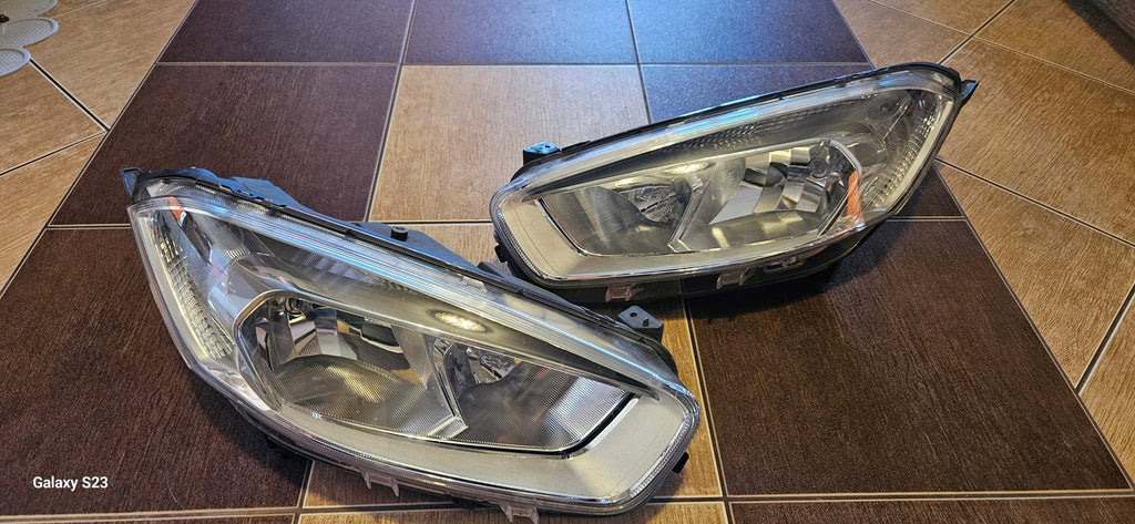 Frontscheinwerfer Ford Courier ET7613W029AK ET7613W030AK Rechts oder Links SCH4490521091sw