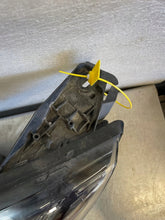 Laden Sie das Bild in den Galerie-Viewer, Frontscheinwerfer Renault Espace I V 260608372R Links Scheinwerfer Headlight SCH1594915491tt