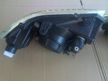 Laden Sie das Bild in den Galerie-Viewer, Frontscheinwerfer Land Rover Freelander Ein Stück (Rechts oder Links) Headlight SCH6810190745de