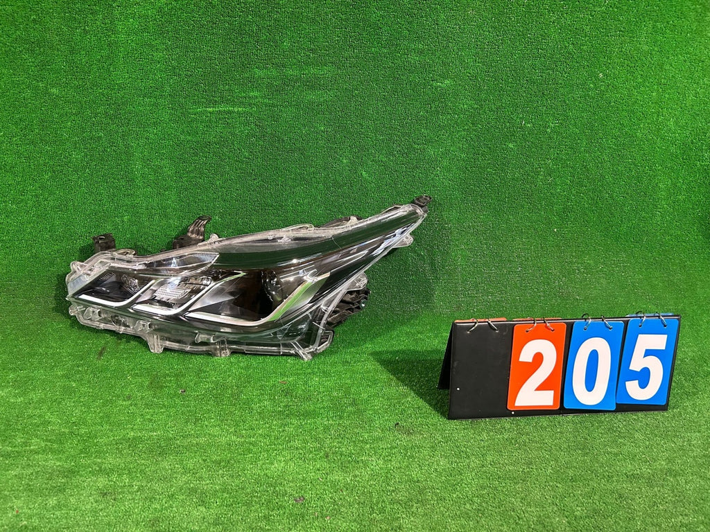 Frontscheinwerfer Toyota Corolla 81150-0T31-00 Links Scheinwerfer Headlight SCH4749622763az