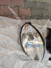 Laden Sie das Bild in den Galerie-Viewer, Frontscheinwerfer Mercedes-Benz W251 263448-02 Halogen Ein Satz Headlight