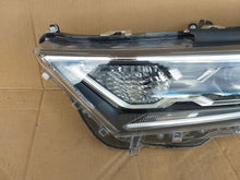 Laden Sie das Bild in den Galerie-Viewer, Frontscheinwerfer Toyota V W4043 LED Ein Stück (Rechts oder Links) Headlight