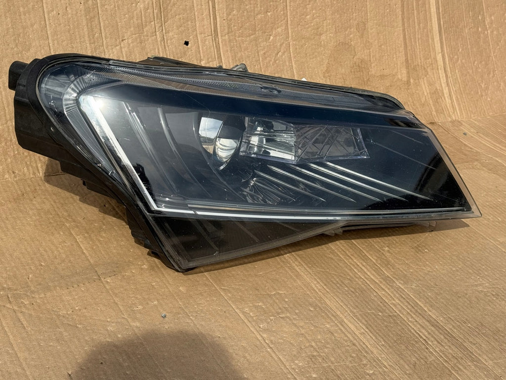Frontscheinwerfer Skoda Superb III 3V1941016B Rechts Scheinwerfer Headlight