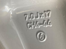 Load image into Gallery viewer, 1x Alufelge 17 Zoll 7.0&quot; 4x100 44ET 403008014R Renault Megane 1 Captur Twingo