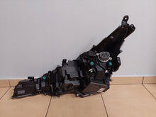 Laden Sie das Bild in den Galerie-Viewer, Frontscheinwerfer Toyota Corolla 450982 L331819 450983 L331832 LED Ein Satz