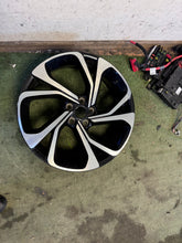 Load image into Gallery viewer, 1x Alufelge 20 Zoll 6.5" 5x114.3 33ET Glanz 403008263R Renault Grand Scenic FEL4524651807yb